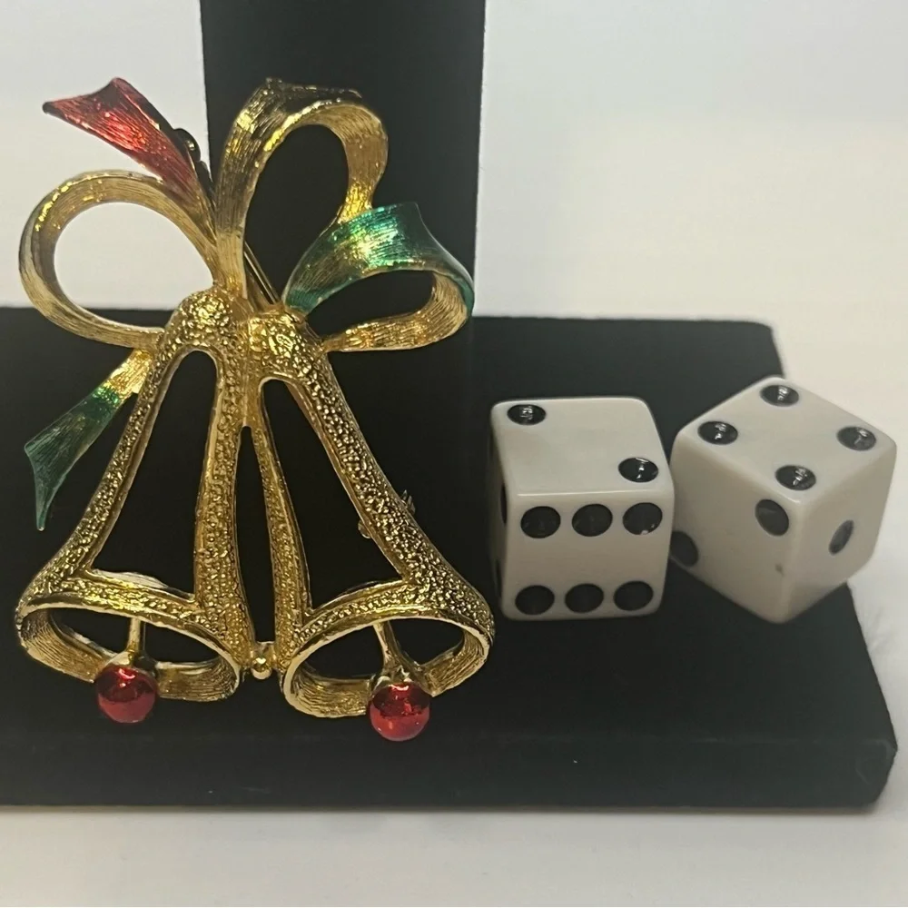 Vintage Gerry's Ribbon Bells Red Green Enamel Textured Brooch Pin
